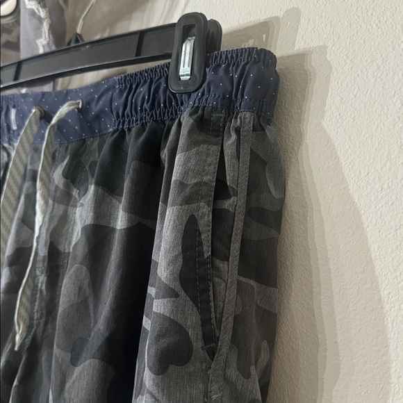 Vuori Camo Shorts Medium - Picture 5 of 10